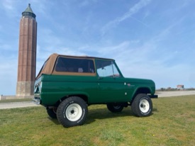 image of '1968 Ford Bronco (Norway Green)' classic ford bronco