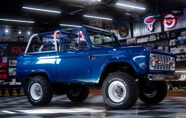 1971 Bright Dark Blue Metallic Ford Bronco